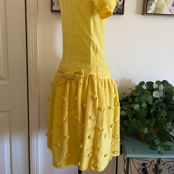 New RED VALENTINO 100% Wool Yellow Bow Applique Sweater Dress Size Large - Picture 4 of 9